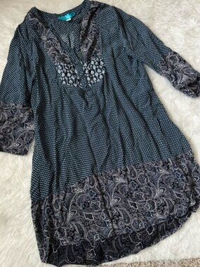 Francesca's Collections Navy and Gray Paisley Tunic